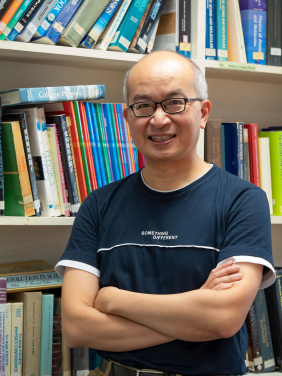Professor Lo Hoi Kwong, Director of the Research Division (RDD) of Physics and Astronomy, Faculty of Science